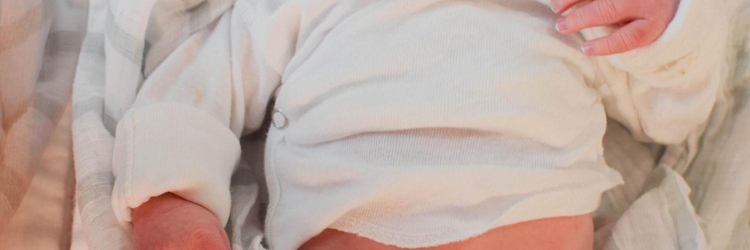 Here Is How To Get Your Newborn To Sleep In The Bassinet  - And It's s Actually Really Easy